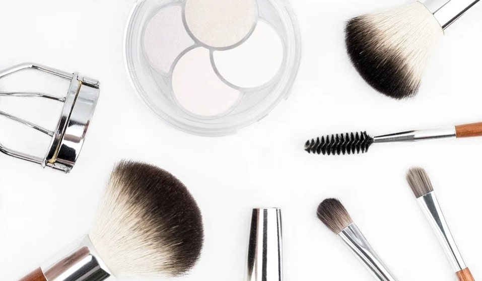 nightly makeup removal. brush. makeup.powder. make-up kit. www.blisslife.in